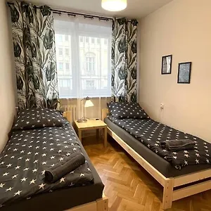 Krucza Хостел Варшава